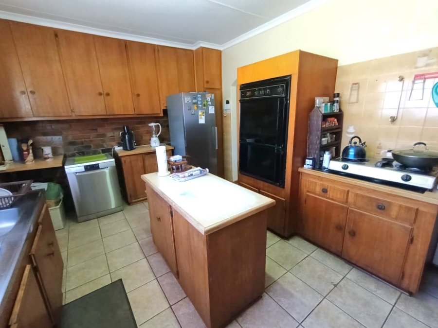 4 Bedroom Property for Sale in Langenhovenpark Free State